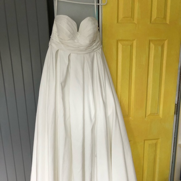 David's Bridal Dresses & Skirts - David’s Bridal Wedding Dress. Barley worn.